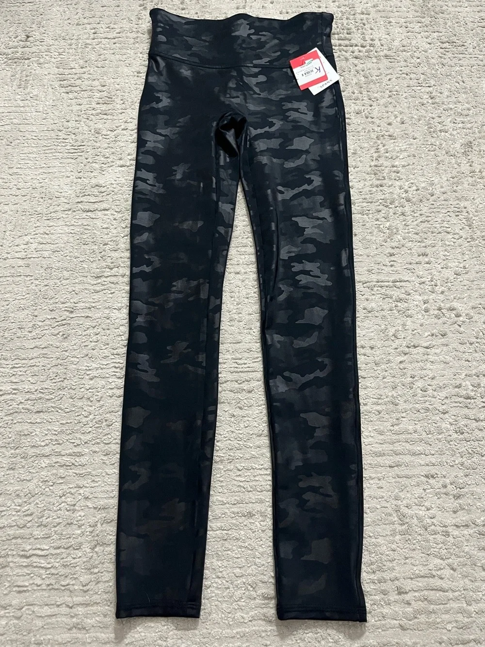 NWT SPANX Camo Faux Leather Leggings - Picture 1 of 7